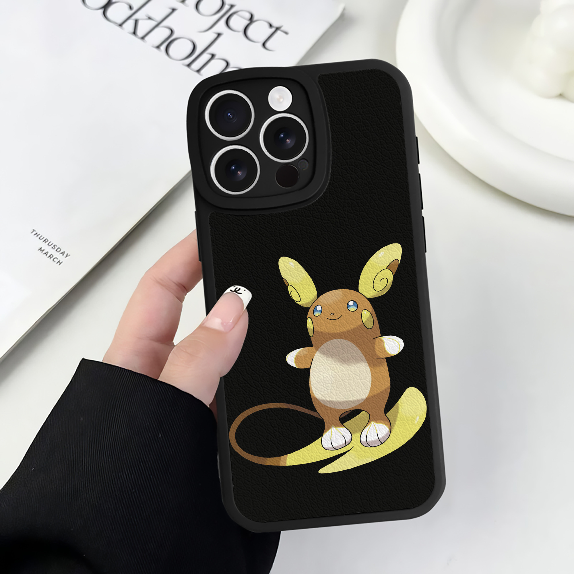 （画像用） ポケットモンスター Pokémon 【iPhone 16シリーズ対応】シリコンスマホケース（レザー調） 材質：シリコン
